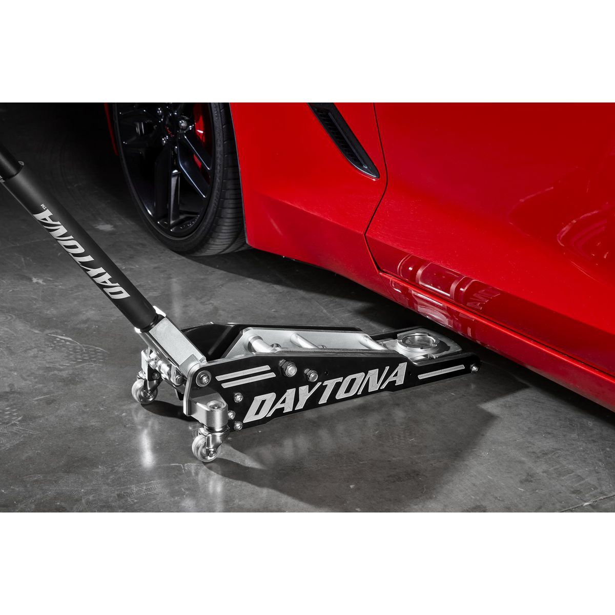 DAYTONA 1.5 Ton Ultra Low-Profile Aluminum Racing Jack with Rapid Pump T11344