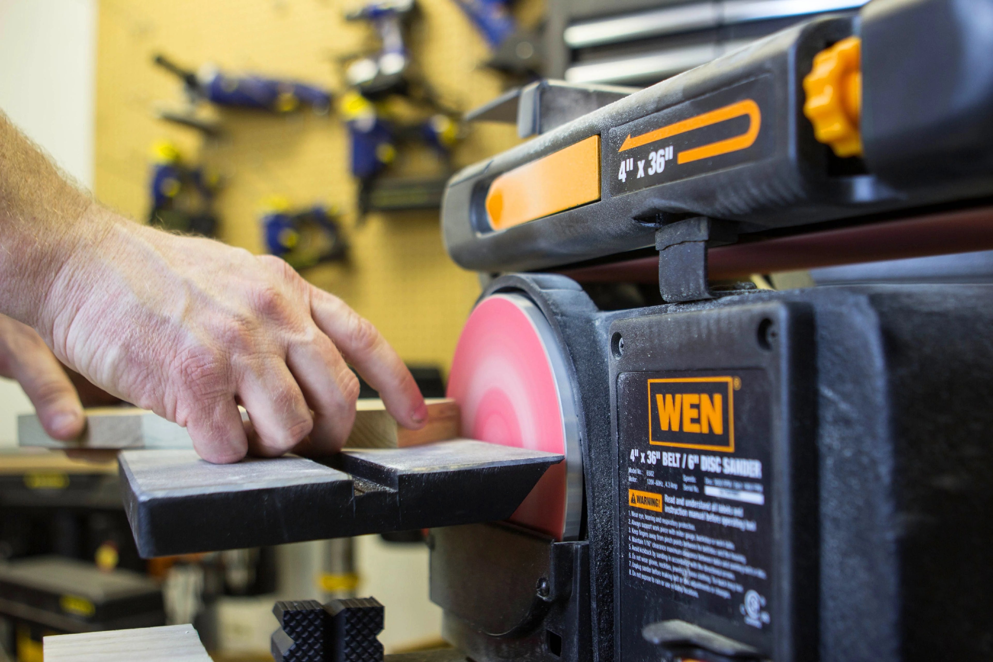 WEN 4.3-Amp Belt and Disc Sander with Cast Iron Base Q19792
