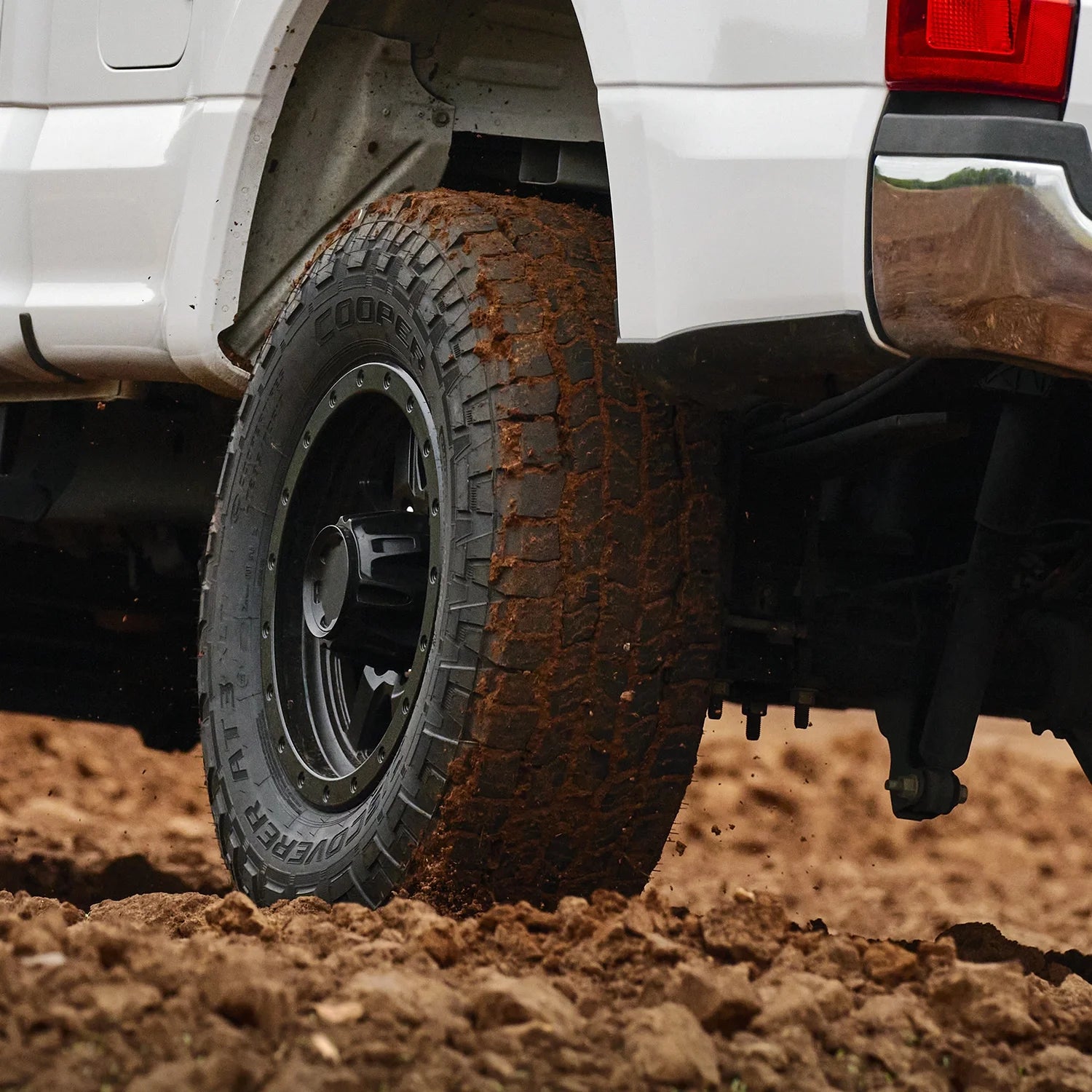Cooper Discoverer AT3 XLT LT 285/55R20 All Terrain Tires (Set of 4) O8604