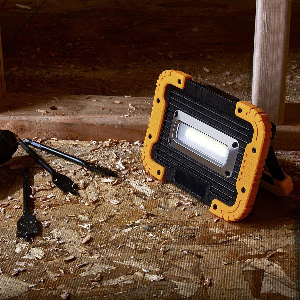 BRAUN 1250 Lumen LED Rechargeable Work Light R8995