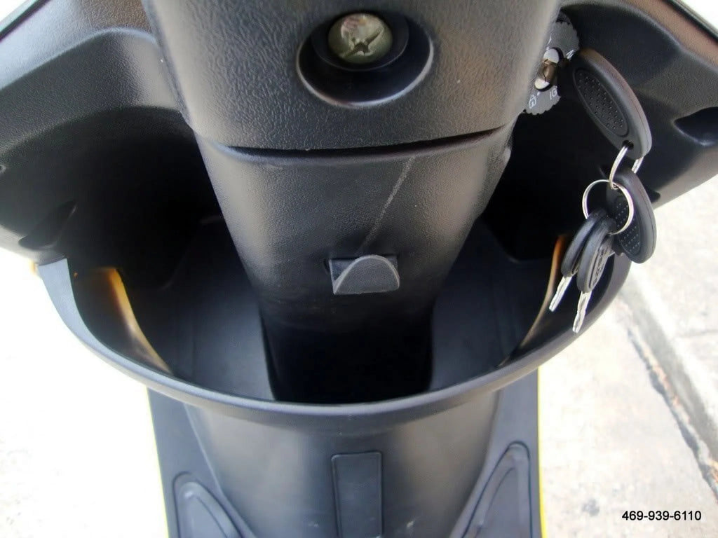 HHH 49cc Gas Automatic Scooter Moped MP50-02 with Trunk Sporty Pink C526989