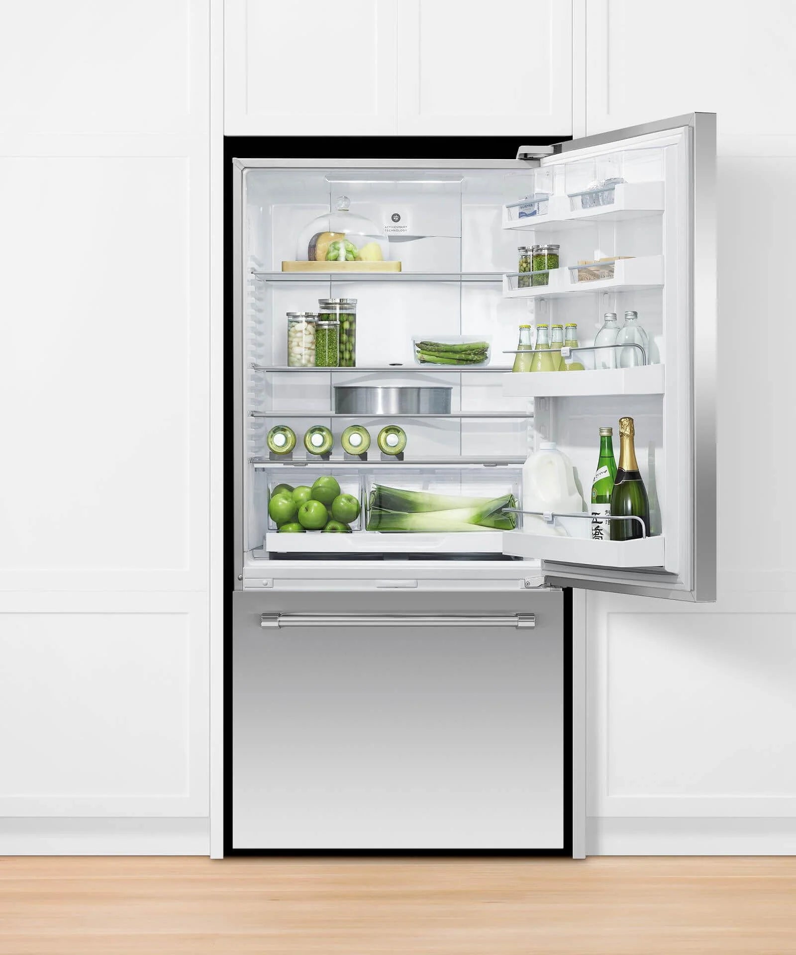Fisher And Paykel Rf170wlkj 32" Bottom Freezer Refrigerator Stainless A9800
