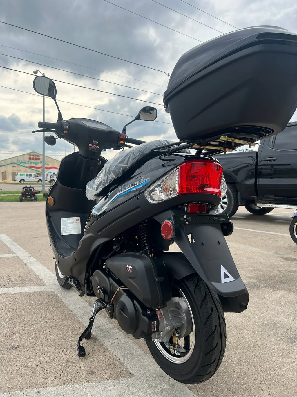 HHH 49cc Gas Automatic Scooter Moped MP50-02 with Trunk Sporty Pink C526989
