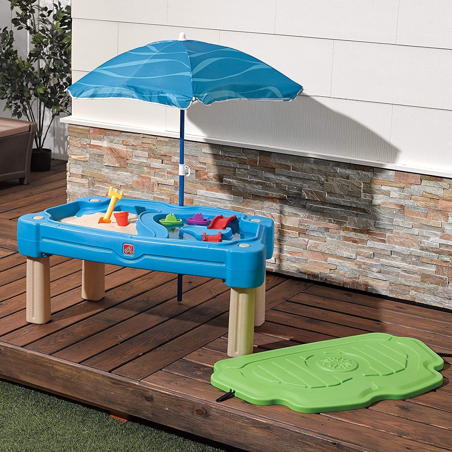 Step2 Cascading Cove Sandbox and Water Table with Cover and Umbrella I385