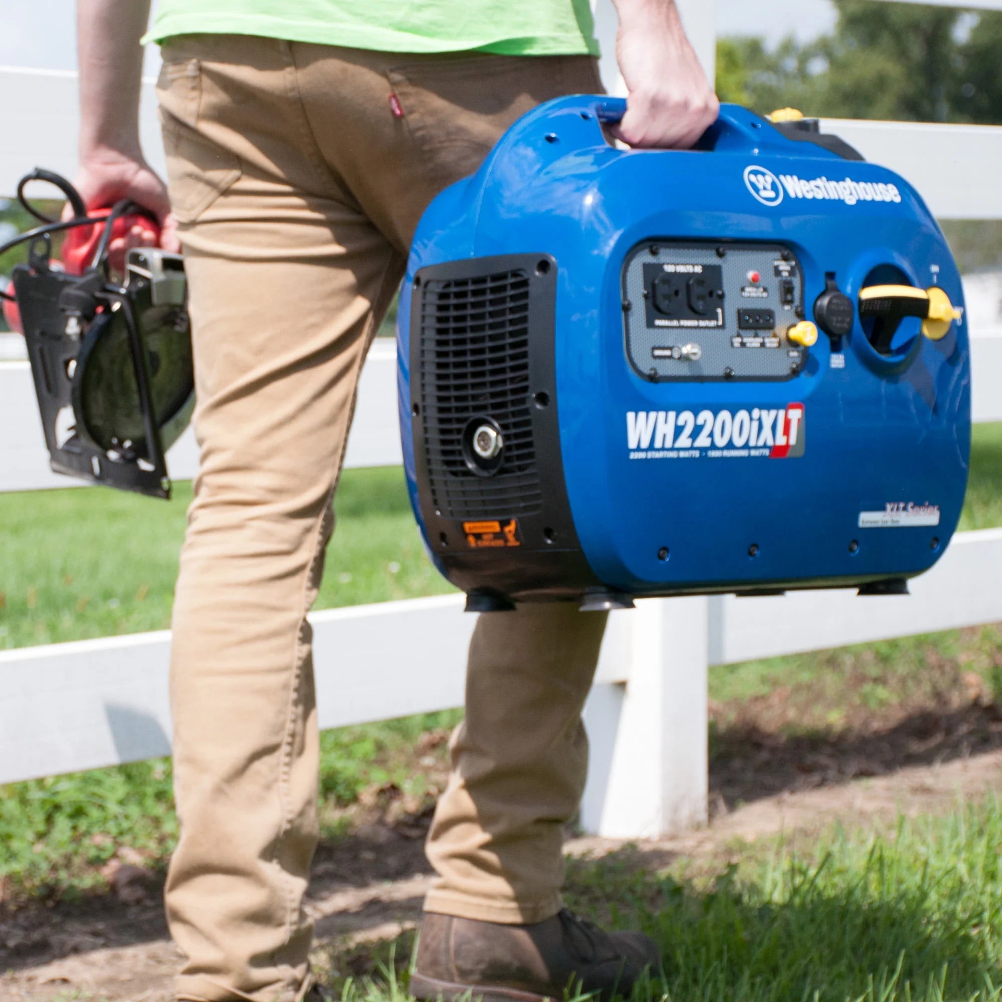 Westinghouse WH2200iXLT Portable Inverter Generator V905404