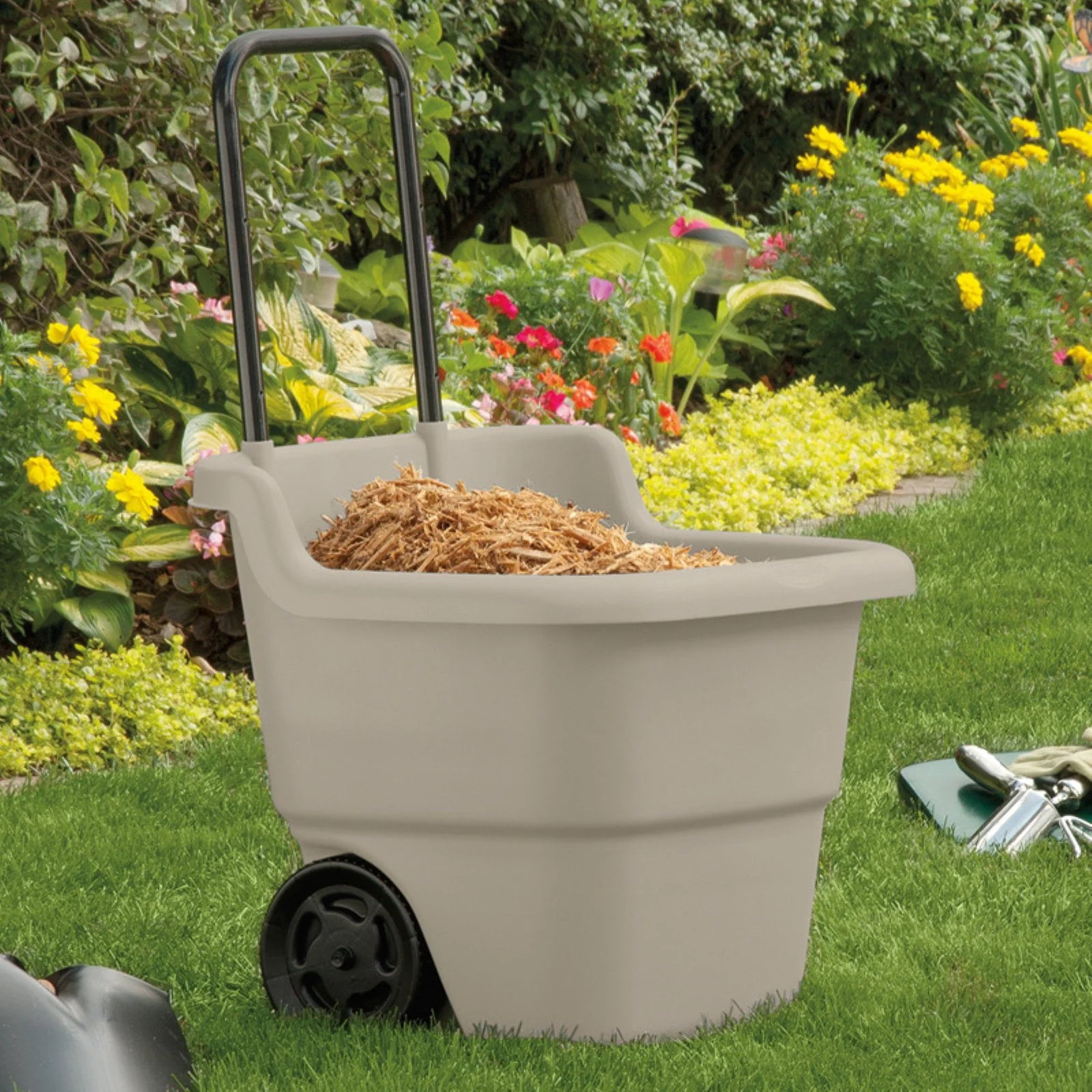 Suncast 15 Gallon Resin Rolling Lawn and Utility Cart A441882