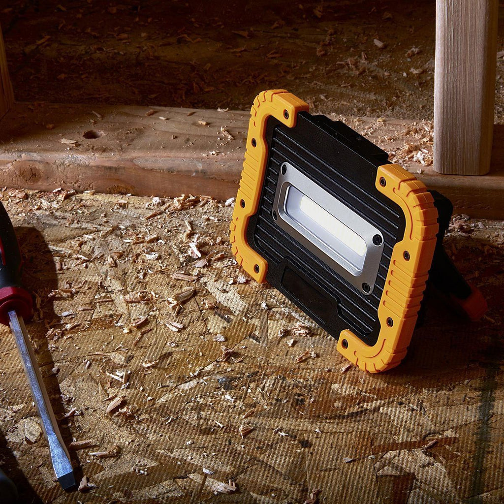 BRAUN 1250 Lumen LED Rechargeable Work Light R8995