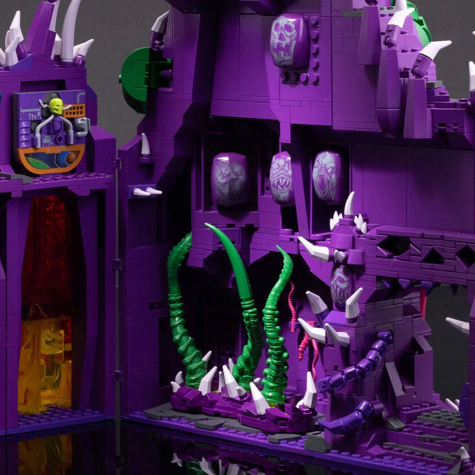 MEGA Masters of the Universe Snake Mountain Z5708