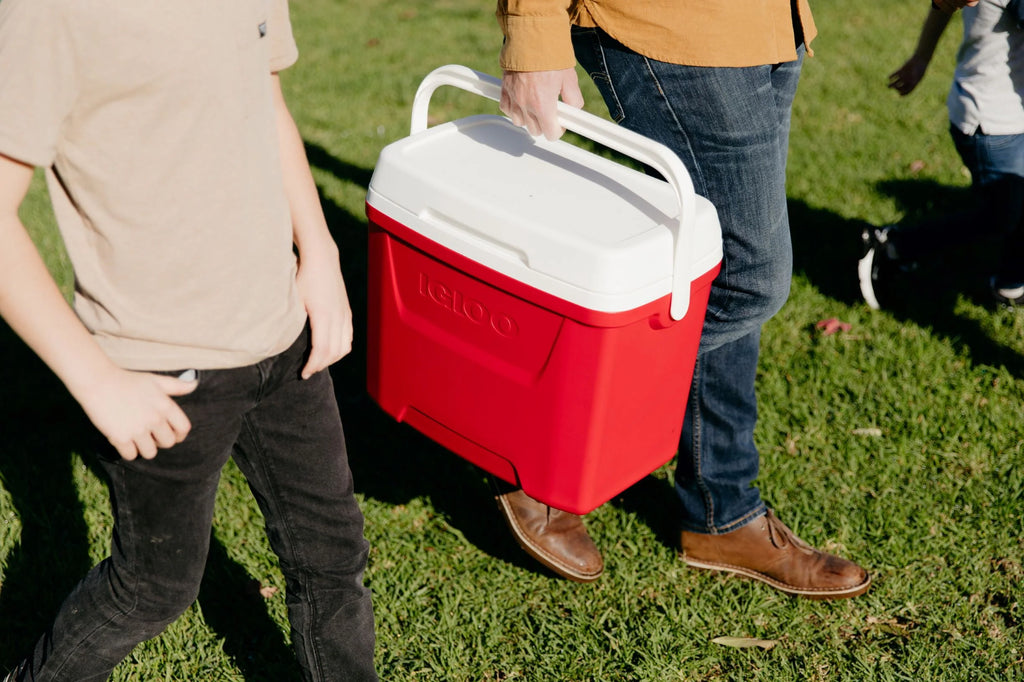 Igloo 28 QT Laguna Ice Chest Cooler, Red S4205
