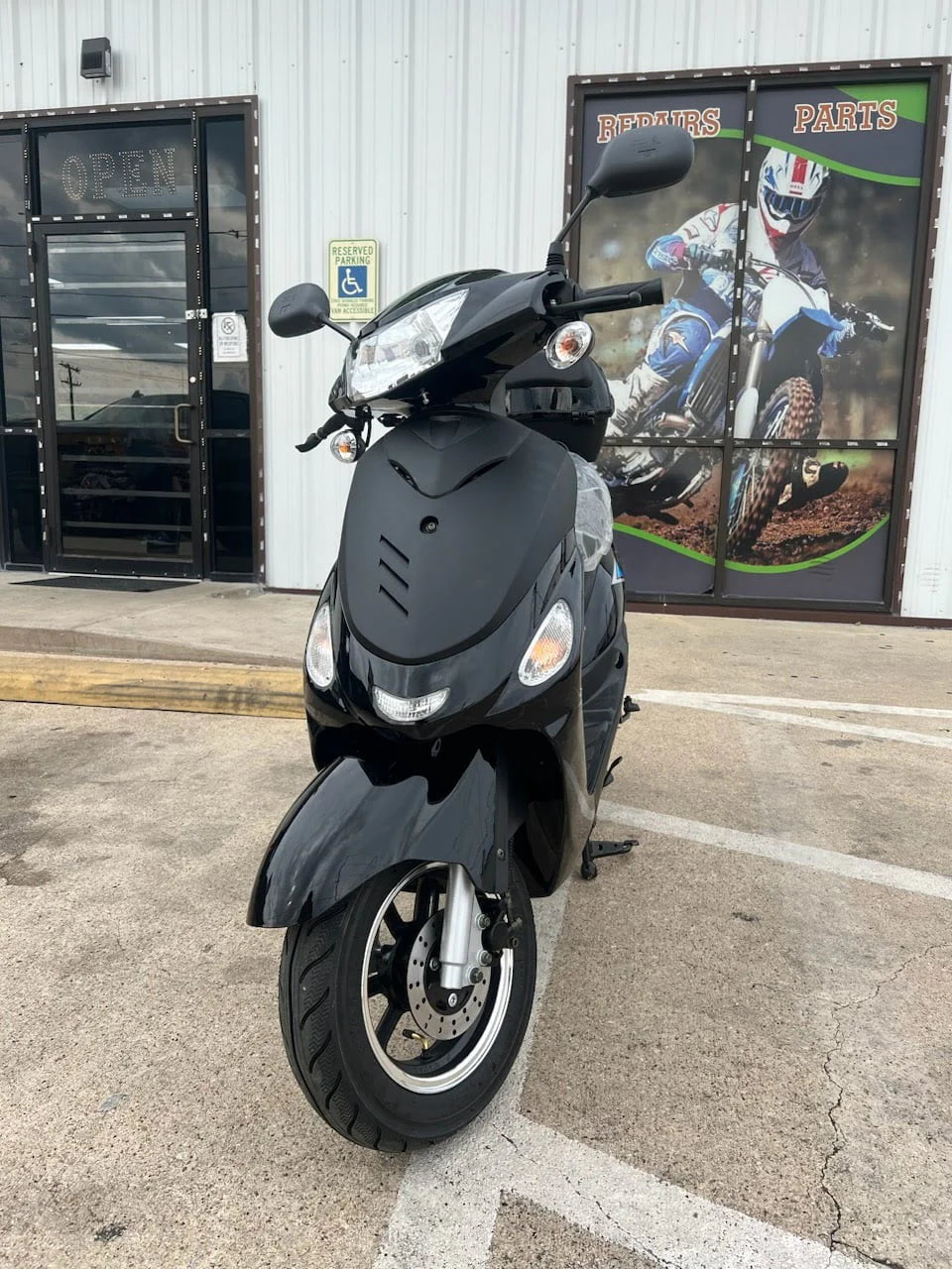 HHH 2023 Brand New Upgraded 49cc/ 50cc Gas Fully Automatic Scooter Moped MP50-02 with Matching Trunk - Sporty Pink