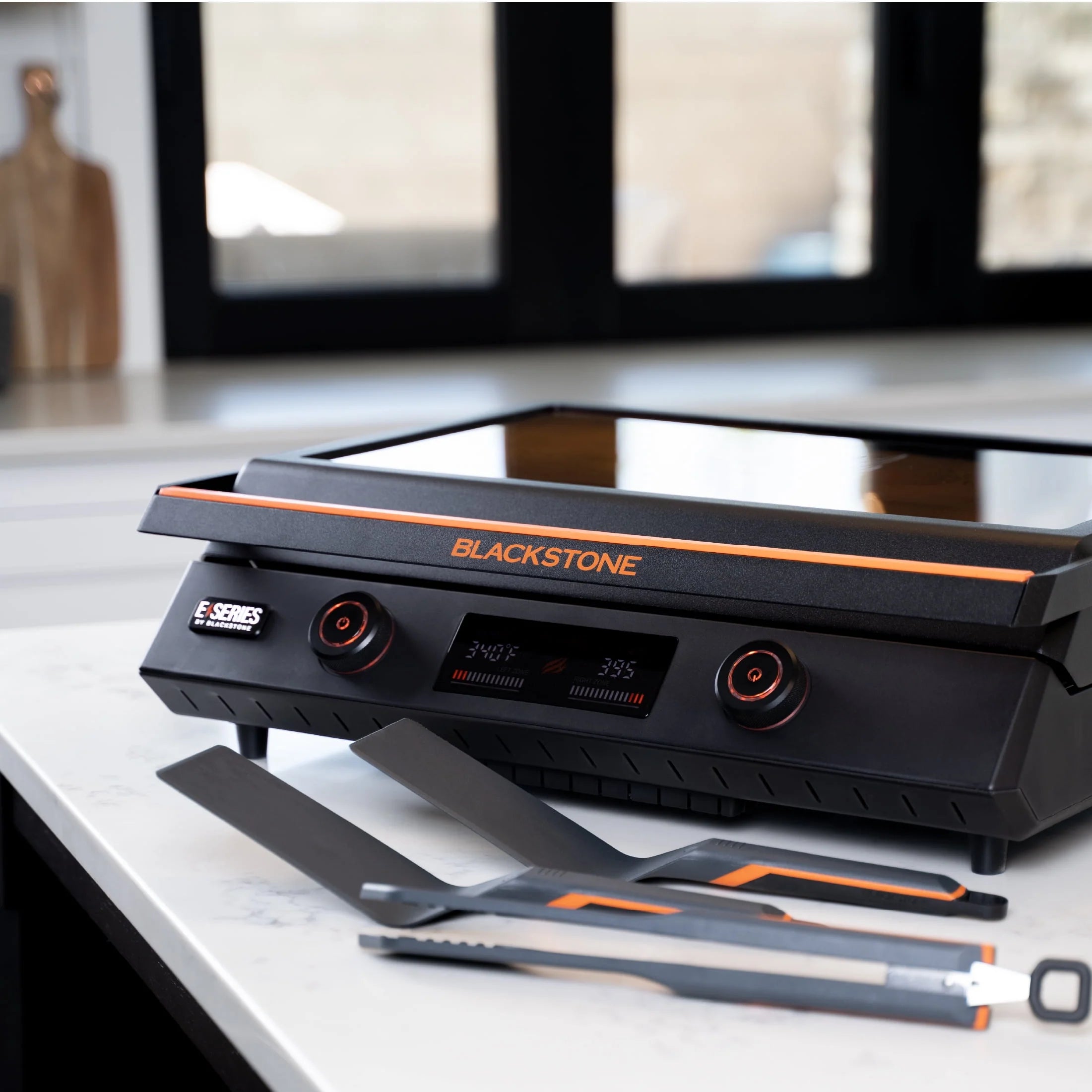 Blackstone E-Series 22 Electric Tabletop Griddle with Prep Cart Y9210