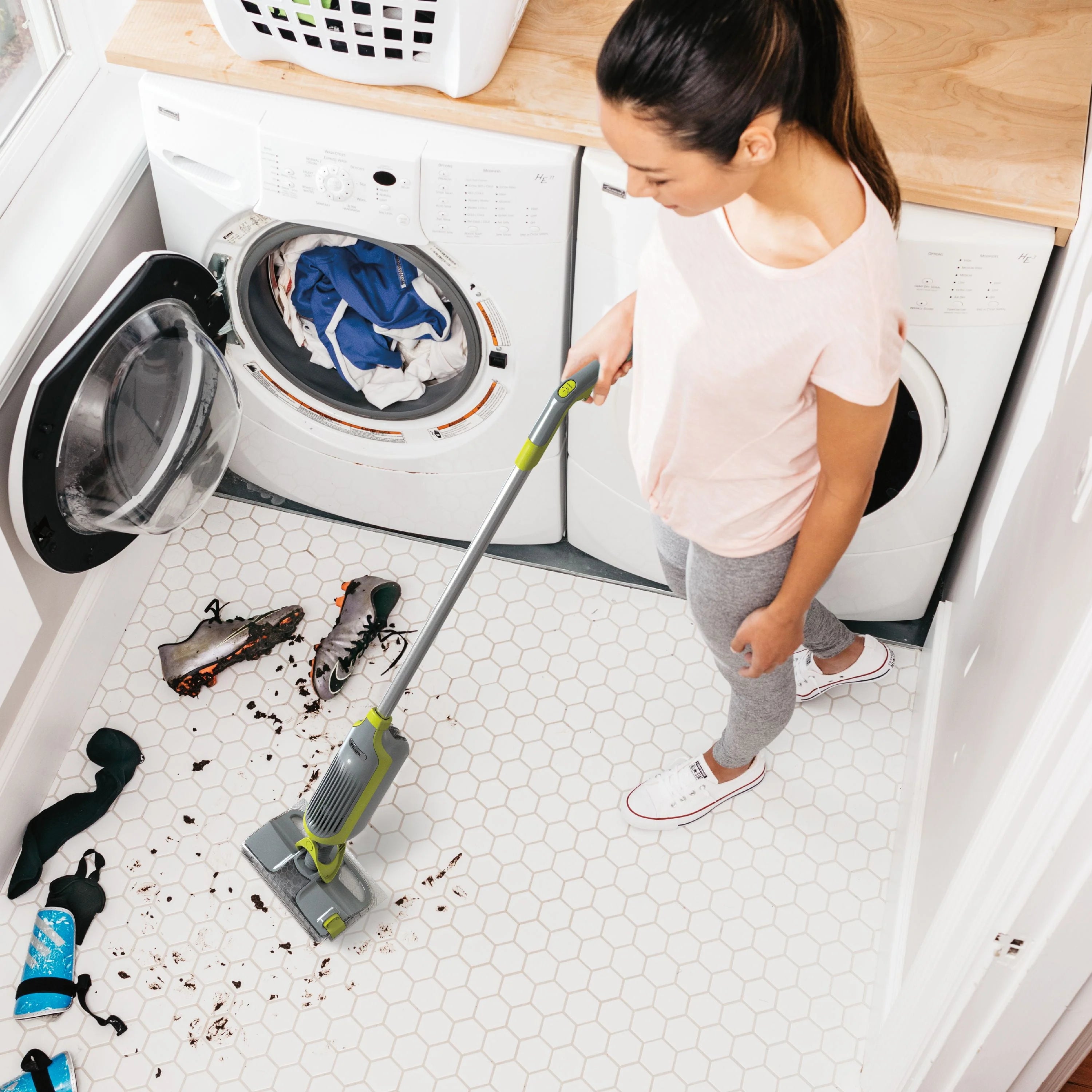 Shark VACMOP Cordless Hard Floor Vacuum Mop with Disposable Pads, VM200 A64175
