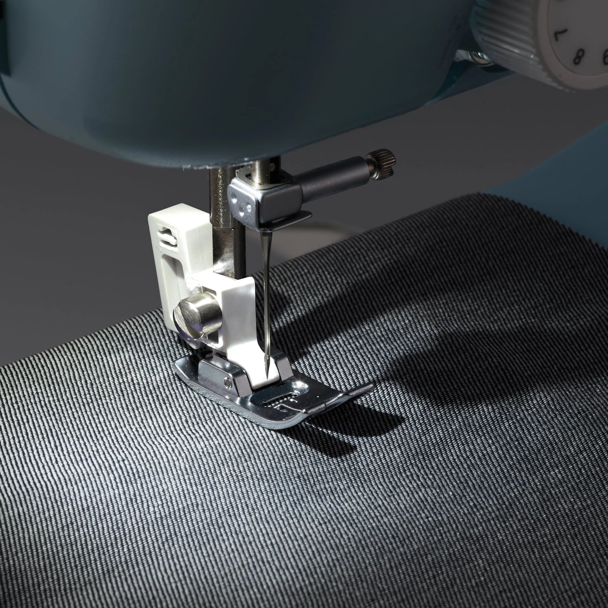 Brother LX3817 17-Stitch Portable Sewing Machine, White F765
