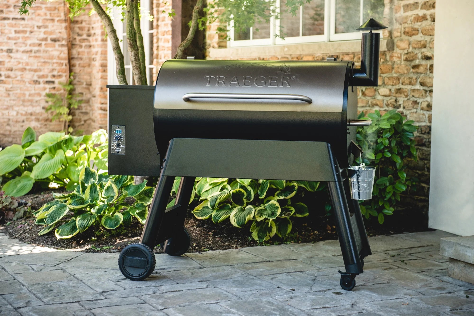 Traeger Pro 34 Wood Pellet Grill and Smoker, Bronze B87670