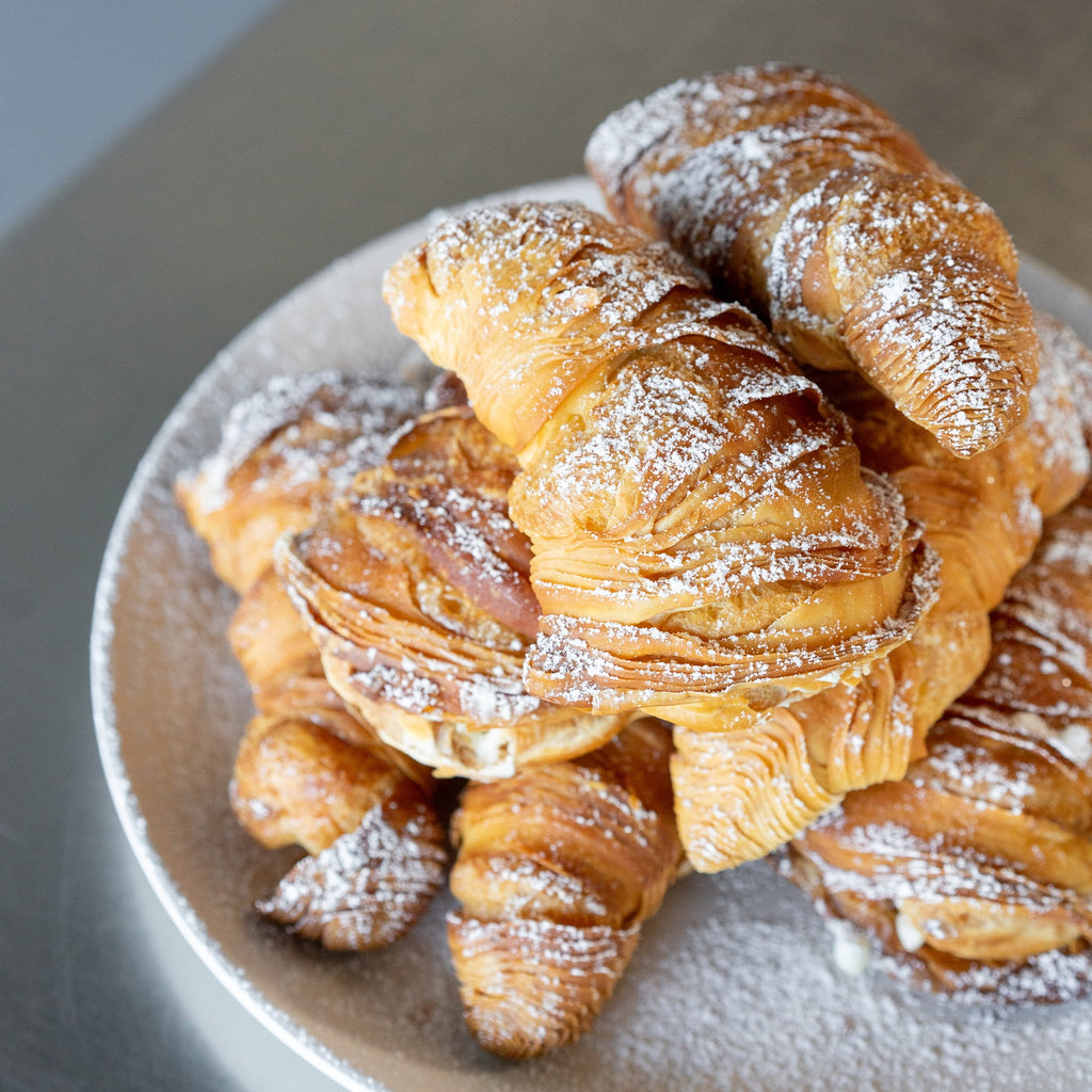 Carlo's Bakery Lobster Tails (8 Pack) Italian Pastry N776