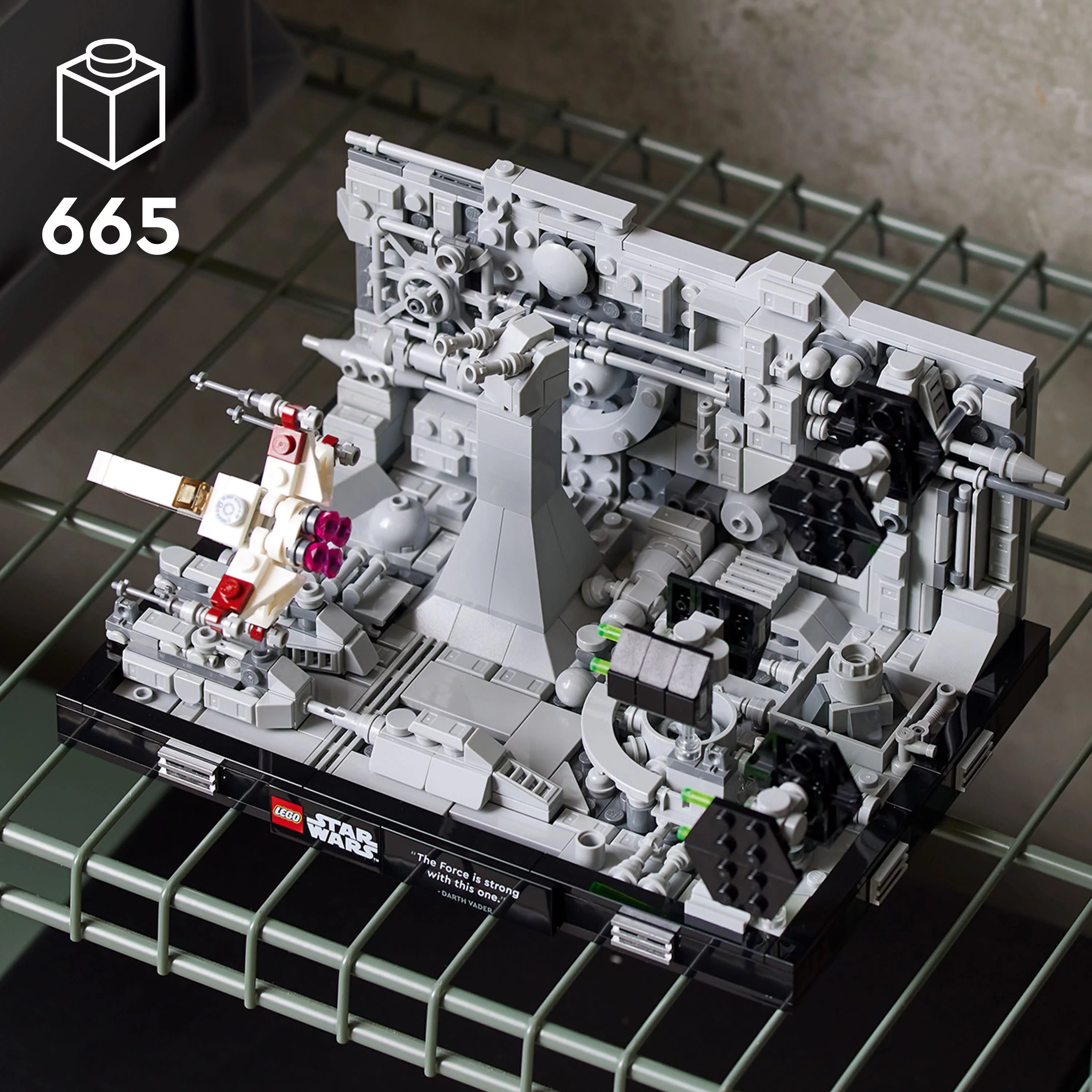 LEGO Star Wars Death Star Trench Run Diorama 75329 Building Set for Adults E842