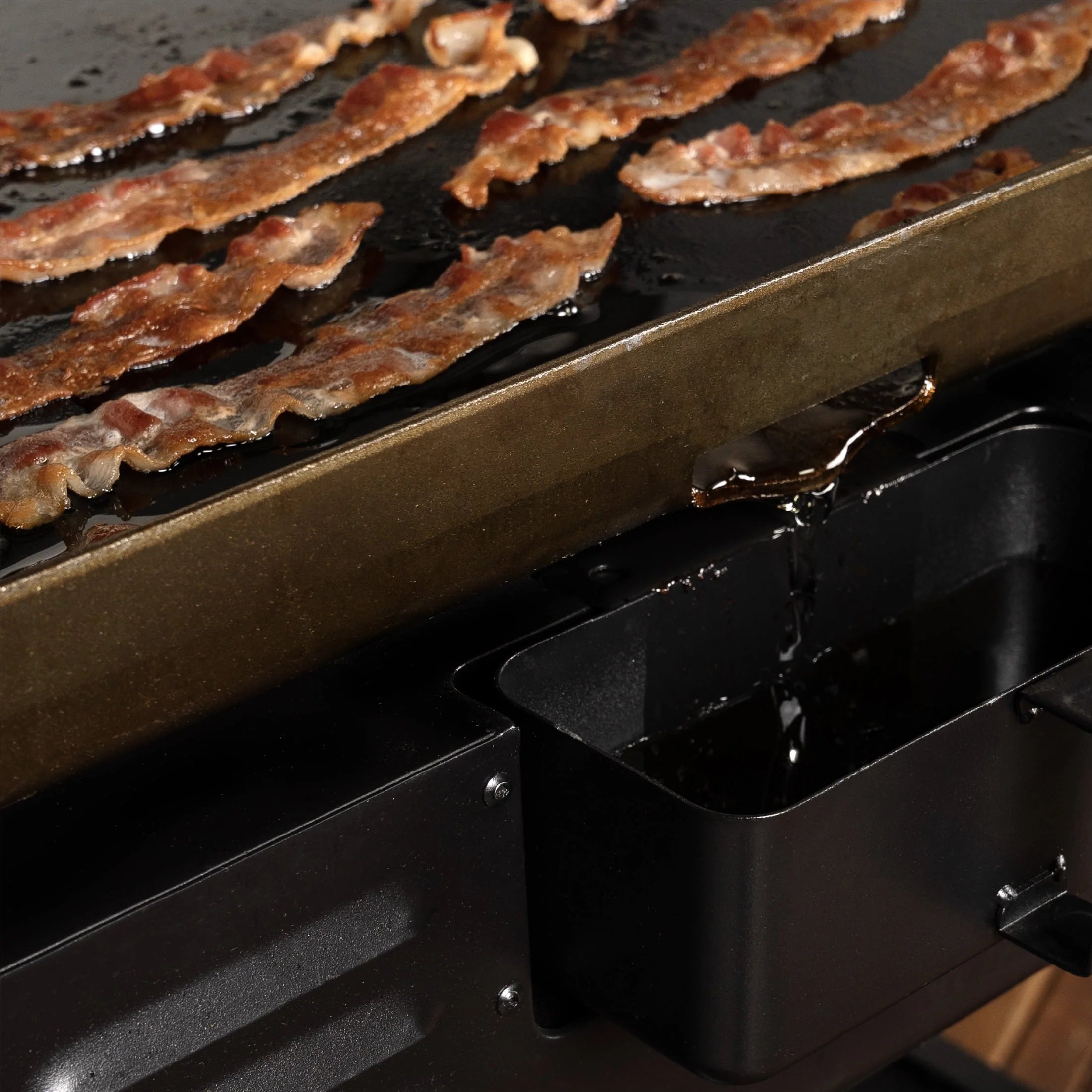 Blackstone 2-Burner 28" Propane Griddle with Hood N20657