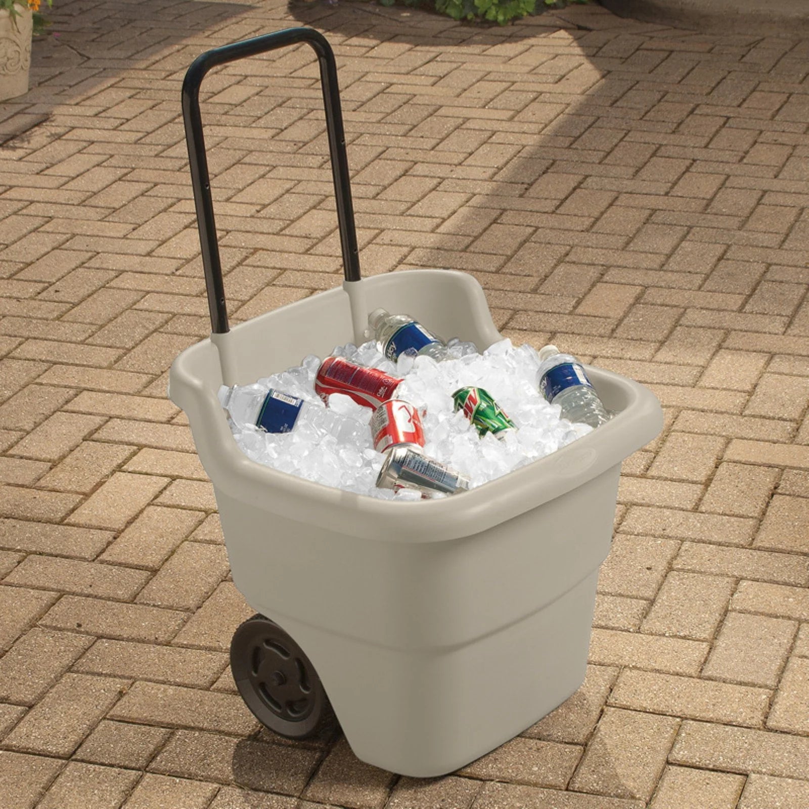 Suncast 15 Gallon Resin Rolling Lawn and Utility Cart A441882