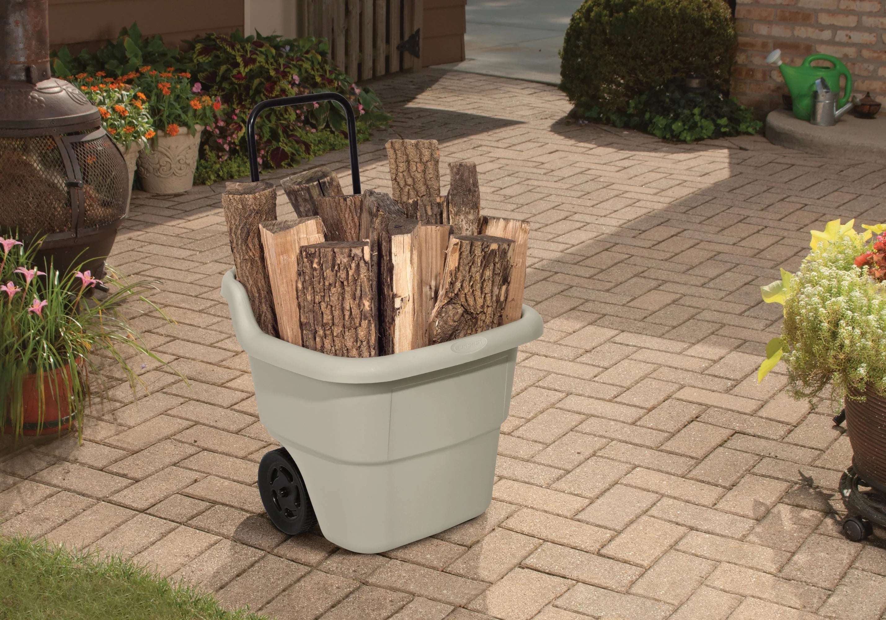 Suncast 15 Gallon Resin Rolling Lawn and Utility Cart A441882