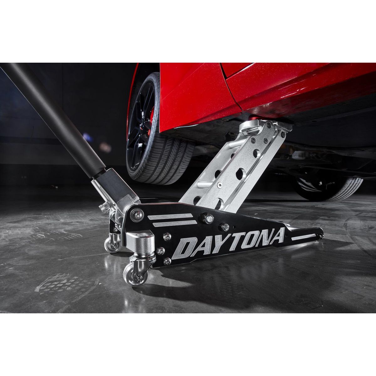 DAYTONA 1.5 Ton Ultra Low-Profile Aluminum Racing Jack with Rapid Pump T11344